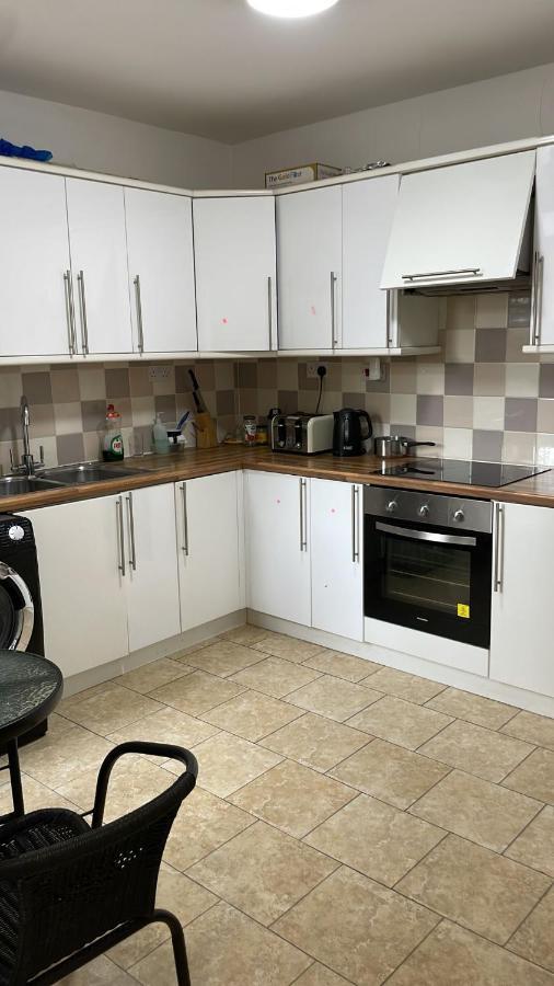 305 High Town Road Vandrerhjem Luton  Eksteriør bilde